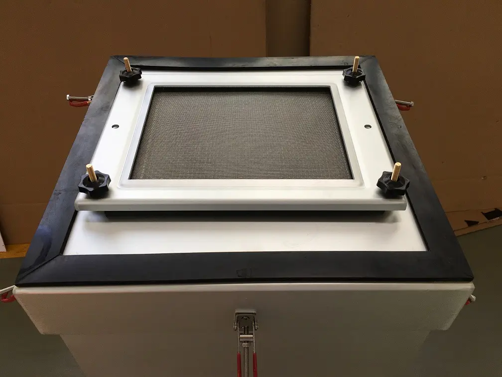High volume air sampler with high filter capacity